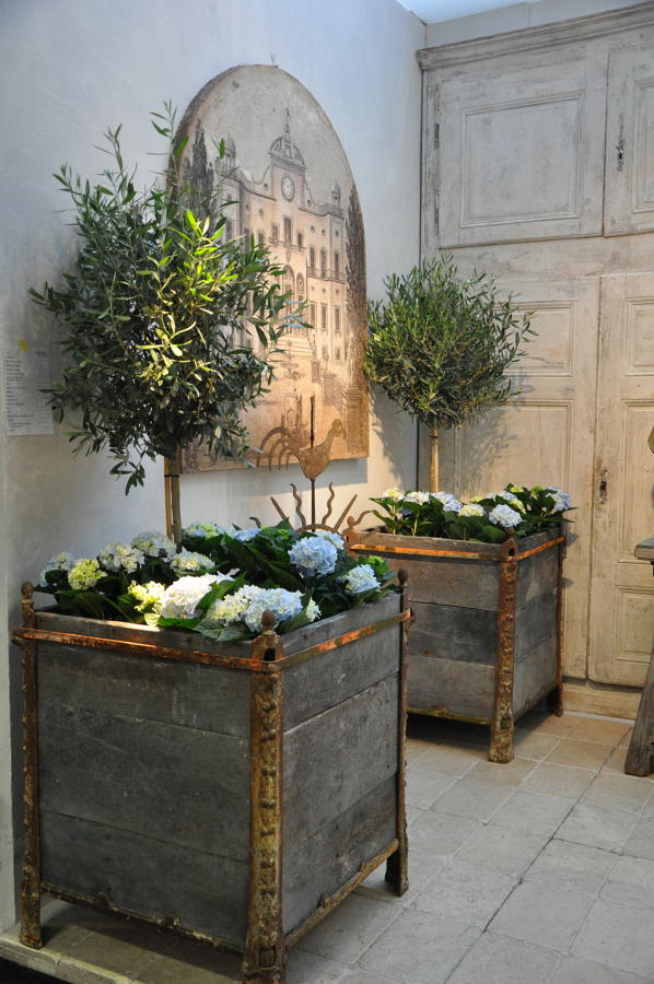 French19th century Versailles planters