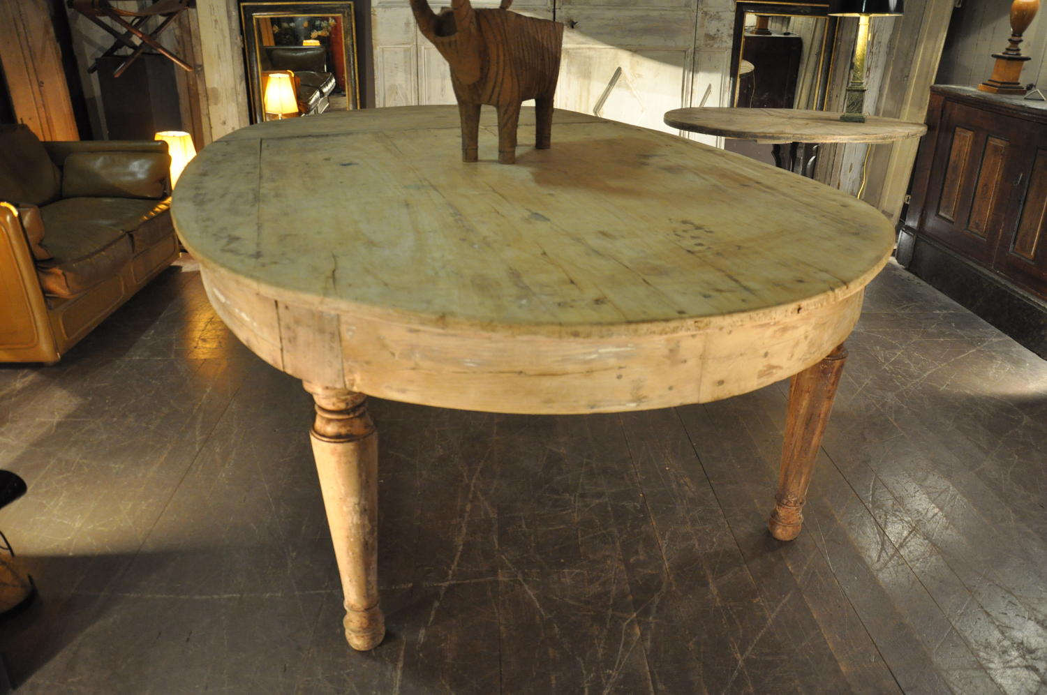 Italian 19th century oval table